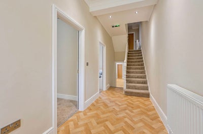 Lovely double rooms available to rent near station Main Photo