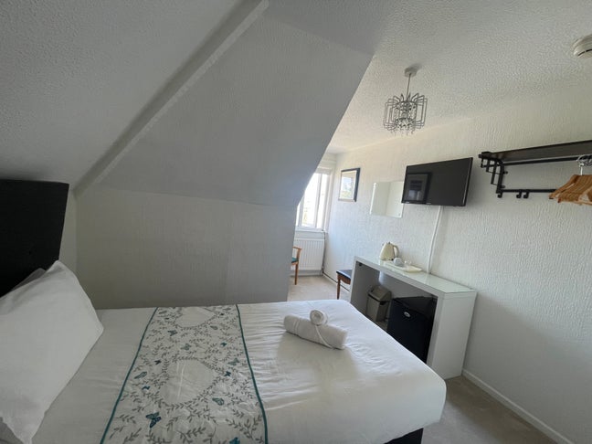 En-Suite Single Room to Rent in Torbay Road Main Photo
