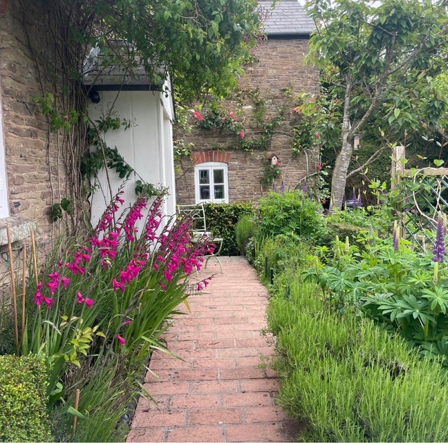 Double Room in Beautiful Herefordshire Cottage  Main Photo