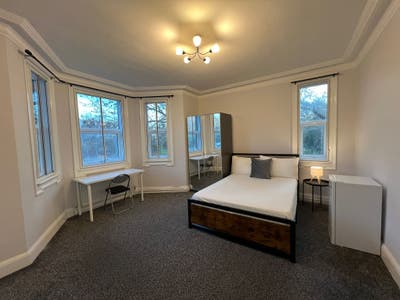 Massive Room All Bills Included Car Parking Availa Main Photo