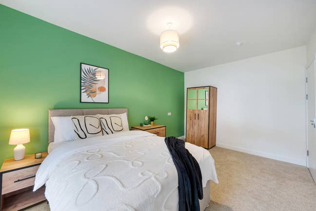2 Double Rooms in Newly Refurbished House - L13! Main Photo