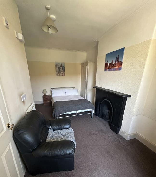 Double  Room Within House Share  Main Photo