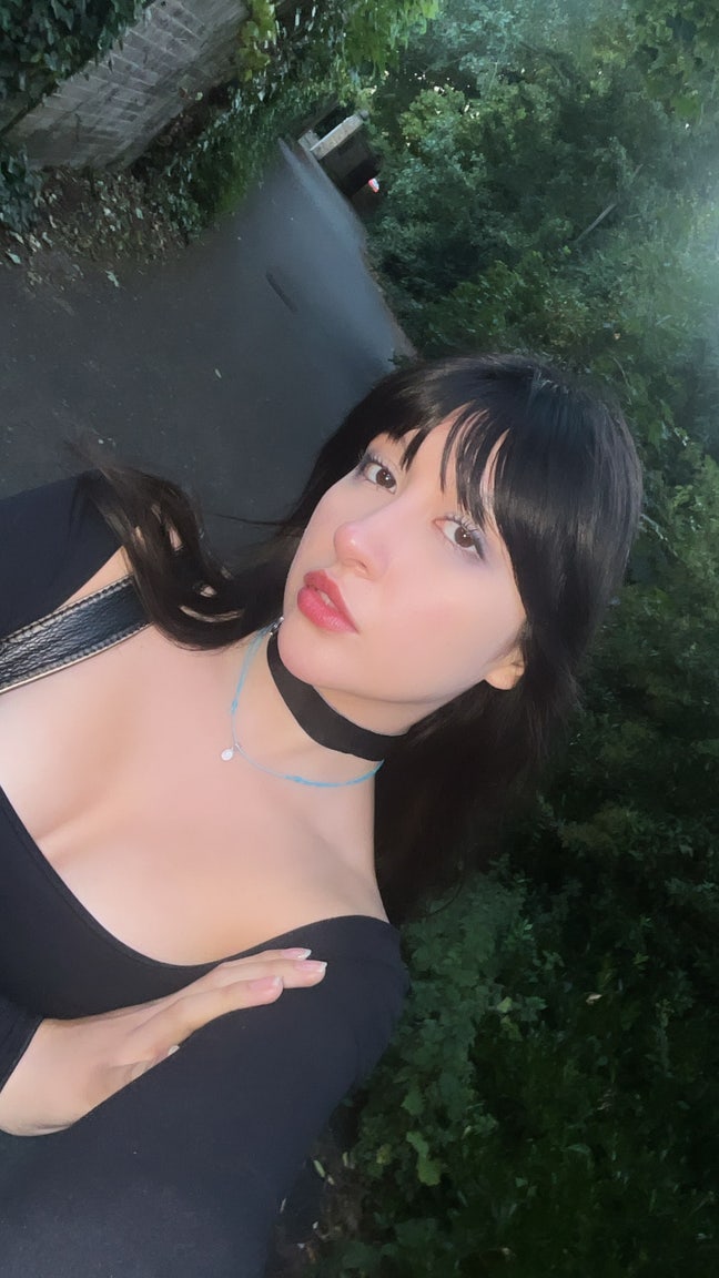 Professional looking for room in west London Main Photo