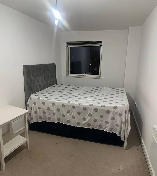 En-Suite Room is available for rent in - BL1 2JX Main Photo