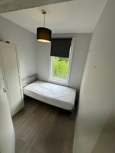 Bright Single  Room Near Dollis Hill Station!” Main Photo