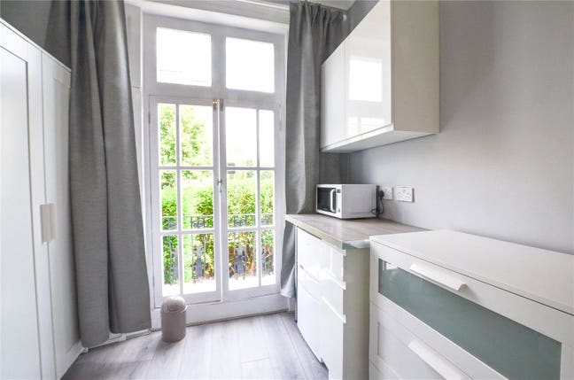  Room in 5-Bedroom Home London Fields Main Photo