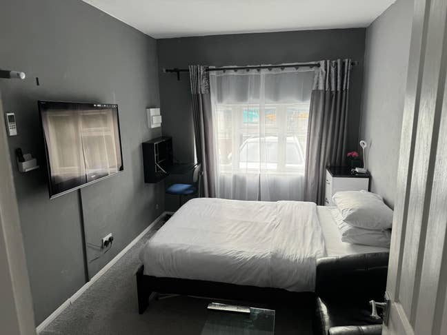 Fully Furnished Self-Contained One-Bedroom Annexe  Main Photo