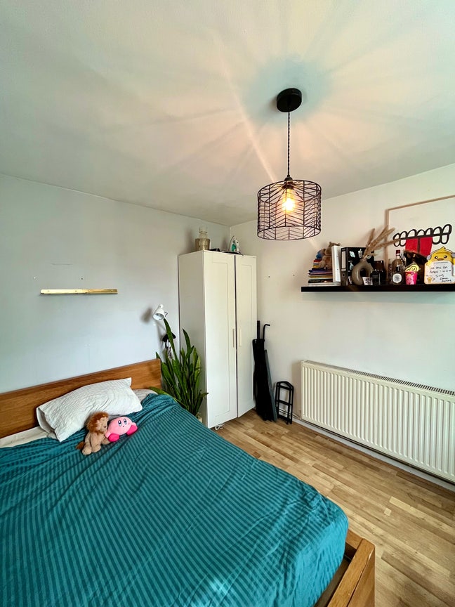 Bright Double Room in Hackney Wick House  Main Photo