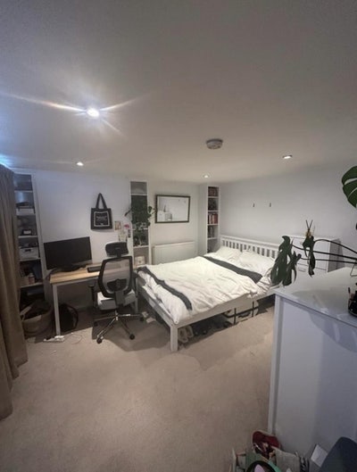Fulham Short Term Sublet August (Females Only) Main Photo
