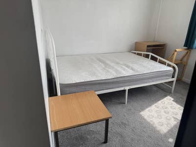 Spacious Double Room in Friendly Family Home Main Photo