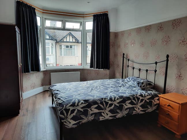Spacious Double Room to Rent Main Photo