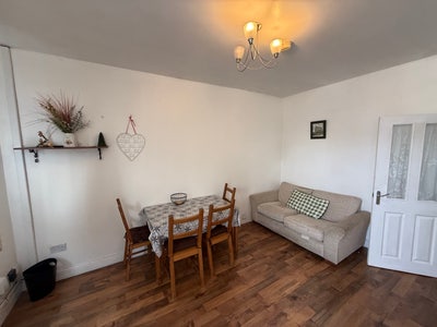 🏡 2 BED 1 BATH - Fully furnished flat with Garden Main Photo
