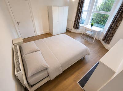 Huge Double Room in Arnos Grove - 1 Min Station Main Photo