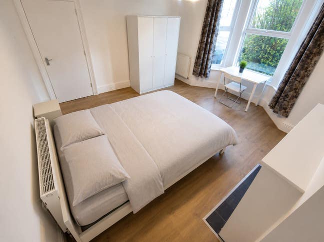 Huge Double Room in Arnos Grove - 1 Min Station Main Photo