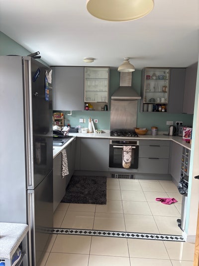 4 bed house with a room to rent  Main Photo