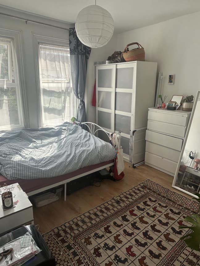 Lovely room to rent - Tooting Broadway!  Main Photo