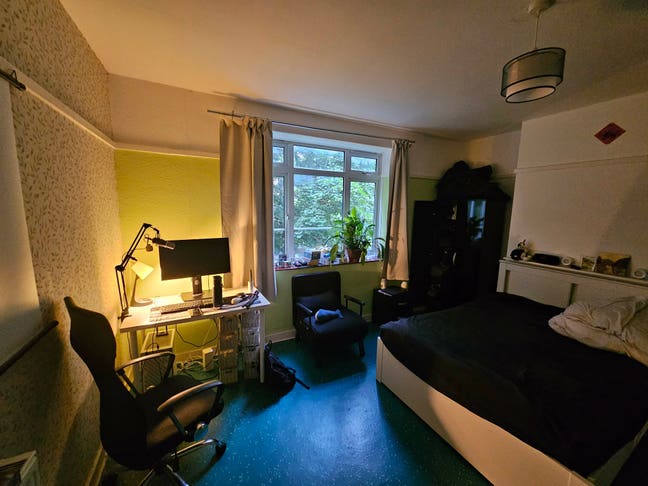 Entire Flat - One bedroom Main Photo