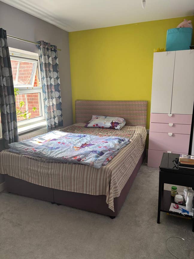 Spacious Double Room with Private Bathroom Main Photo