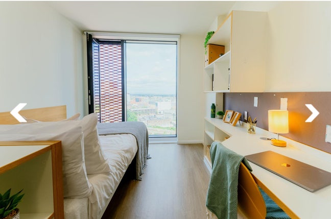 Platinum En-suite top floors Main Photo