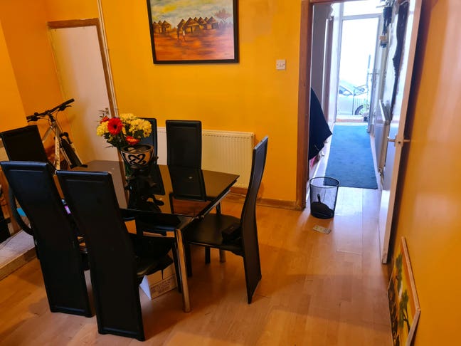 Spare room in shared house Main Photo