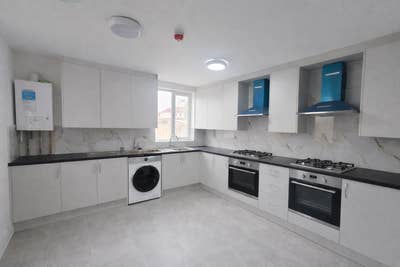 Stylish Double Room | All Bills Inc ! No Deposit Main Photo