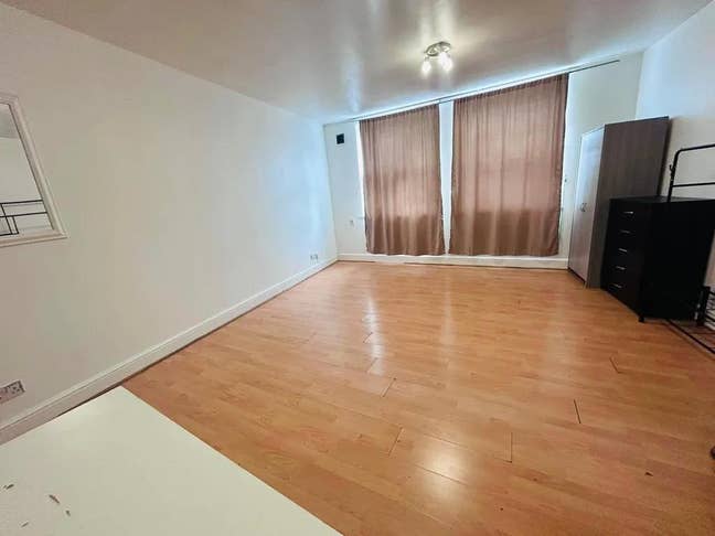 Spacious Studio Flat to Rent New Cross Road!!! Main Photo