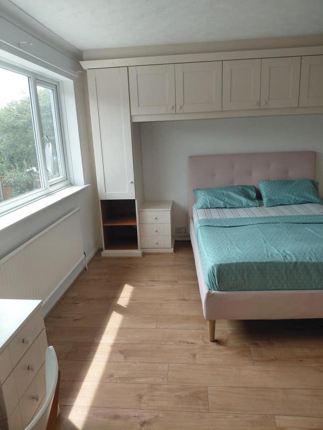 5 BEDROOM detached house for rent Main Photo