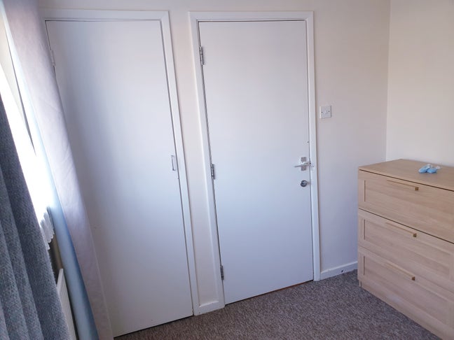 Single Room Main Photo