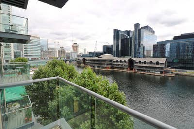Water front, 2 Bed flat, South Quay Ability Place Main Photo