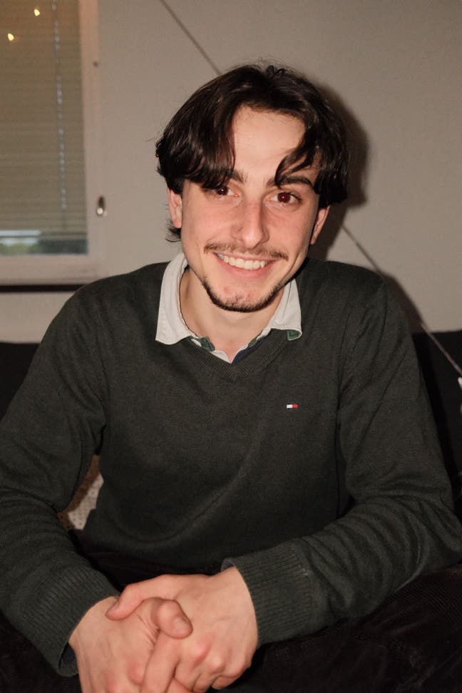 Professional looking for a house share or buddy up Main Photo