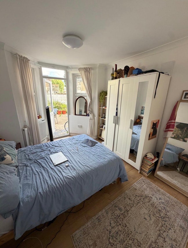Double room in manor park  Main Photo