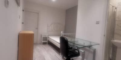 One Bedroom Apartment to Let Main Photo