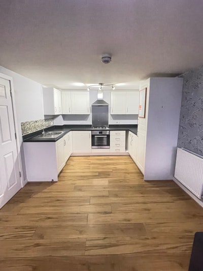 Modern Flat-Minutes from Lakeside Main Photo