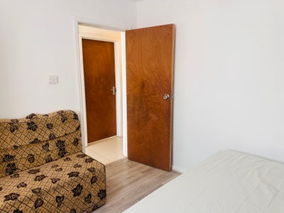 Lovely 2DBL&SNG Rooms@IG11 /Barking Riverside Main Photo