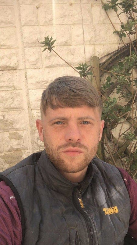 Professional Male seeks a double room Main Photo
