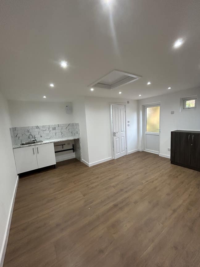 🏡 Studio Accomodation - beautiful and very clean Main Photo