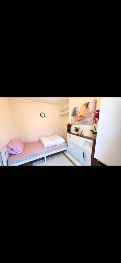 🏡 Beautiful, Cozy Single Room in a Friendly famil Main Photo
