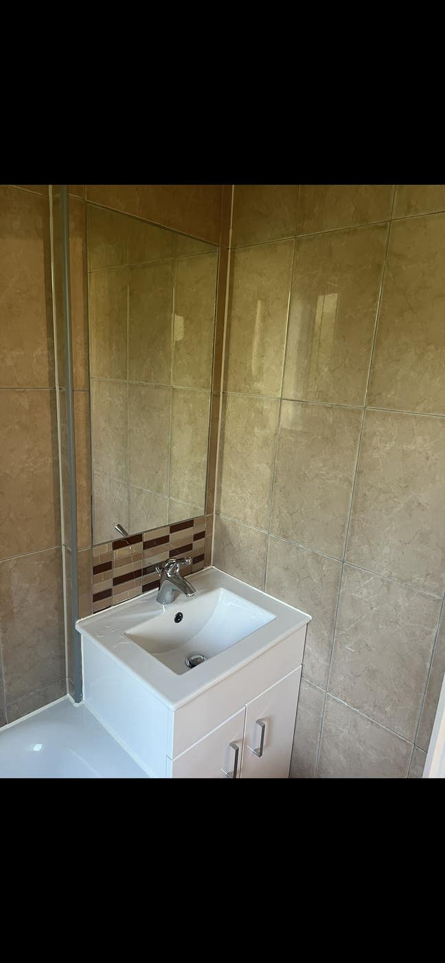 Decent Double Room for &pound;750 Main Photo