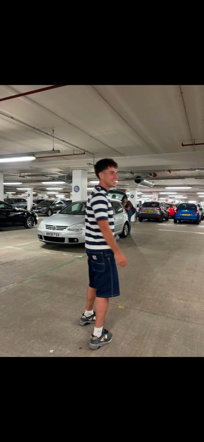 Young Professional seeking room in London  Main Photo
