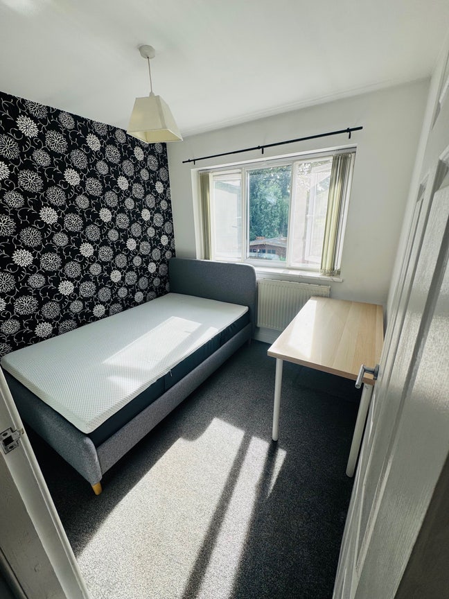 Room to let  Main Photo