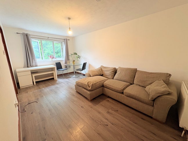 Fabulous 1-Bedroom Furnished Flat to Rent - G1 Main Photo