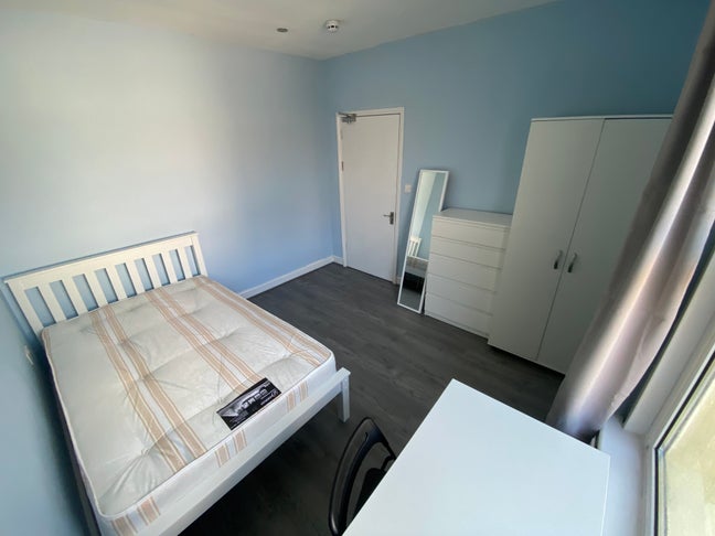 Double Room Available in Wood Green N22 *.* Main Photo