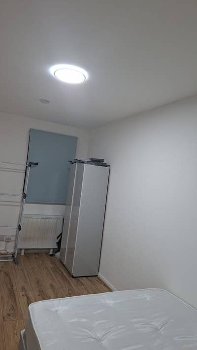 1 Spacious Double Room Available in a 3bhk Main Photo