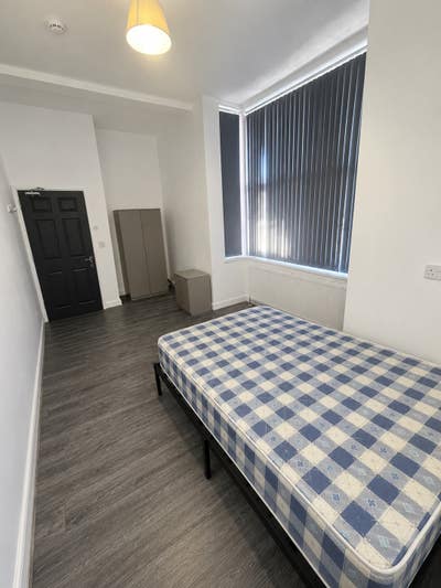 Large Double Room in Wolverhampton City Centre Main Photo