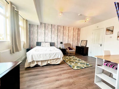 Brand new double ensuite rooms with garden Main Photo