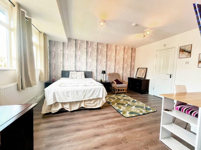 Brand new double ensuite rooms with garden Main Photo
