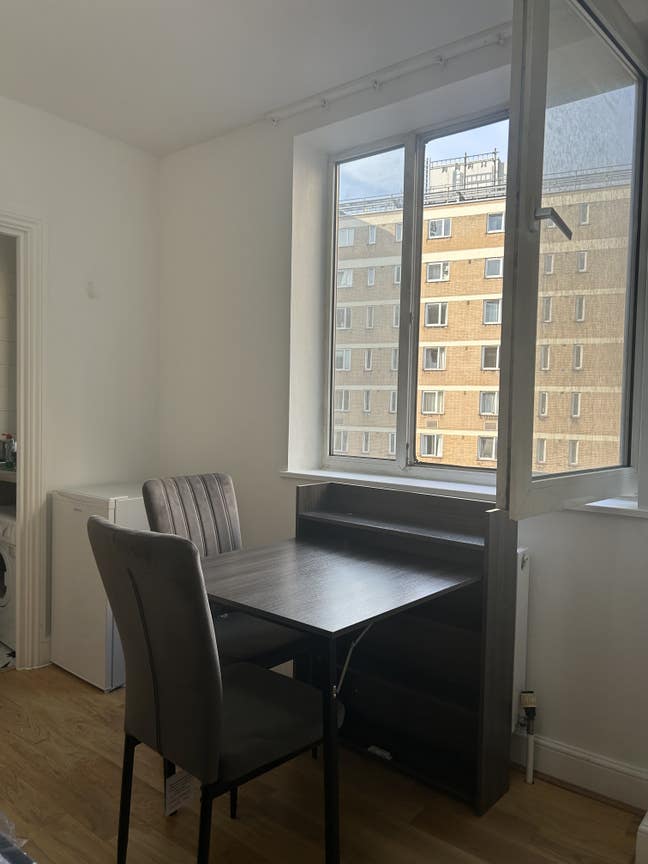 Pleasant Chelsea Studio Main Photo