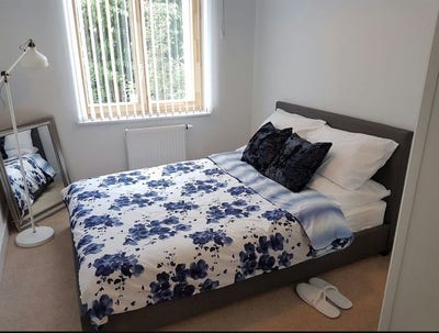 Spacious 2 bedroom flat in Zone 1 Main Photo