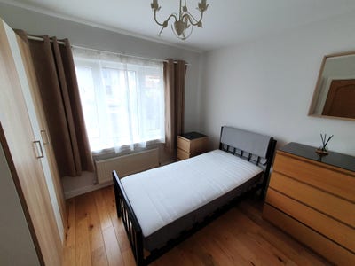Double room in quiet Female hous Main Photo
