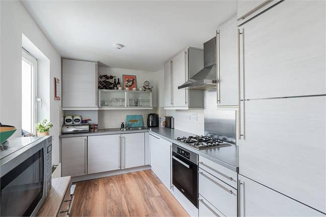 Professionals, furnished single bedroom, Gorgie Main Photo